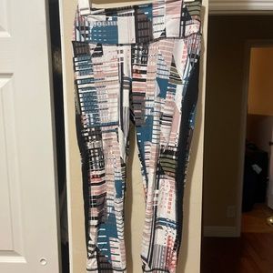 Victoria Sport Leggings Size Small Abstract Print